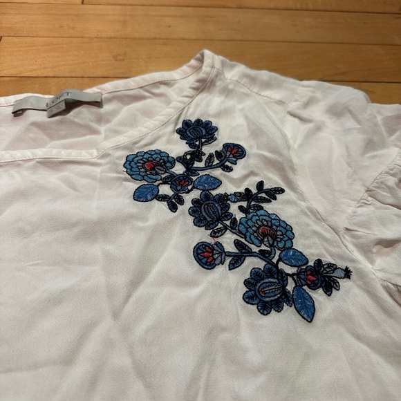 LOFT Floral Embroidered Ruffle Cuff Top‎ Size Medium - Picture 3 of 6